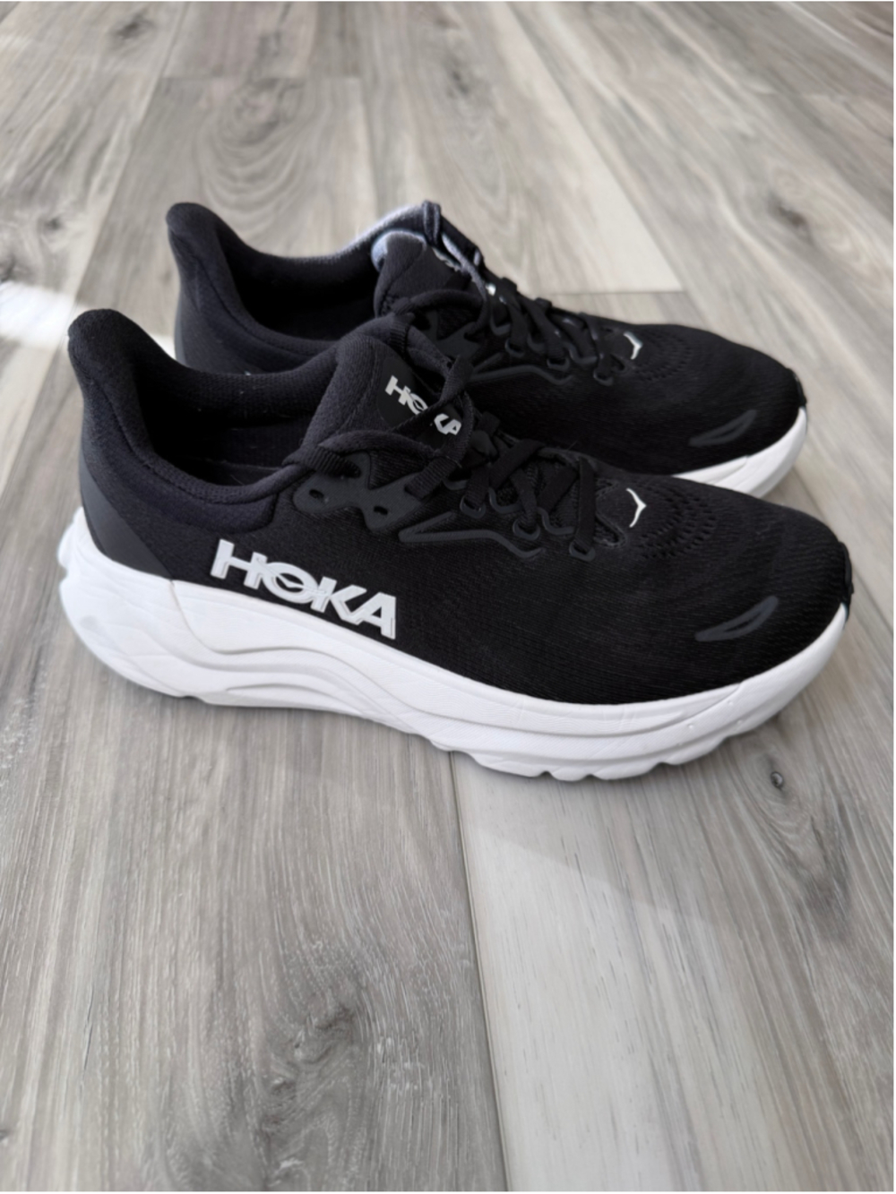 HOKA Arahi 8 Womens 7.5 Black White Running Walking Shoes 1168691 BWHT